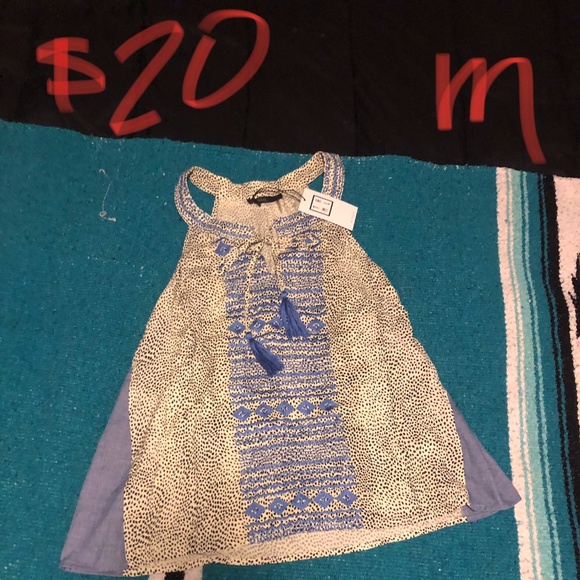 Stylish tops of all colors and sizes! - Picture 15 of 16